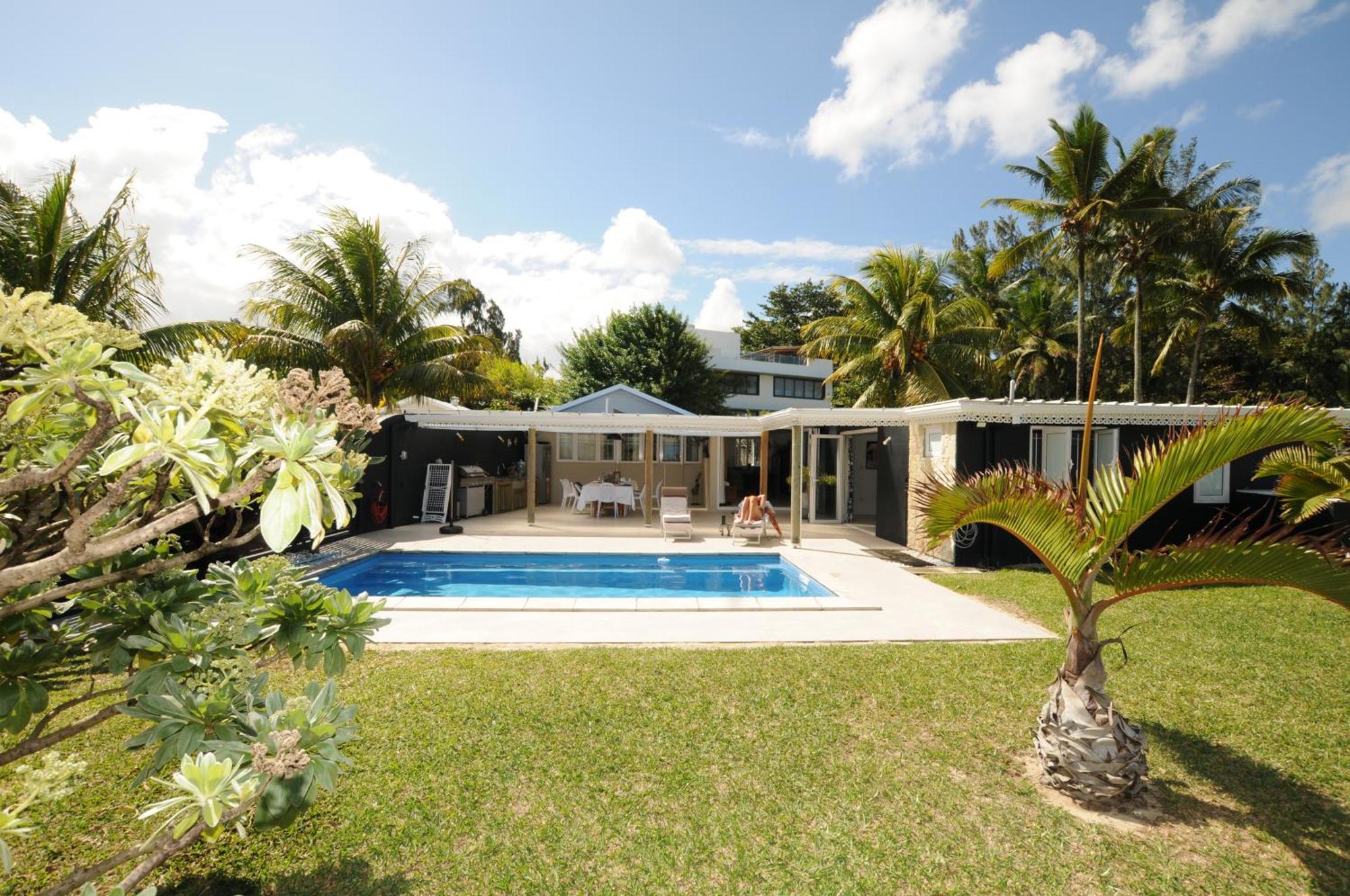 Chalet Kestrel With Pool On The Beach Riambel Экстерьер фото